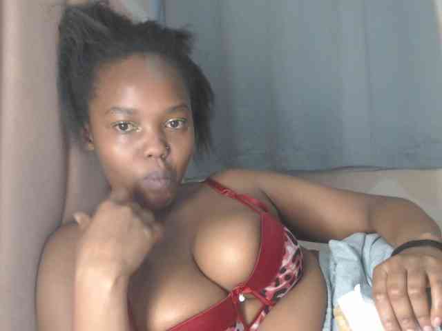Curvy-maxy9