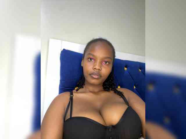 Curvy-maxy9