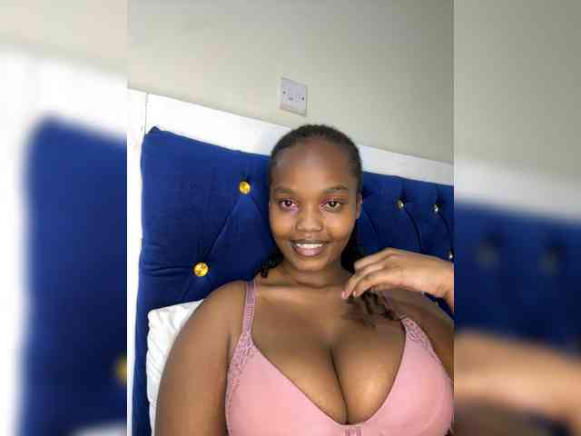 Busty-Princess1 webcam