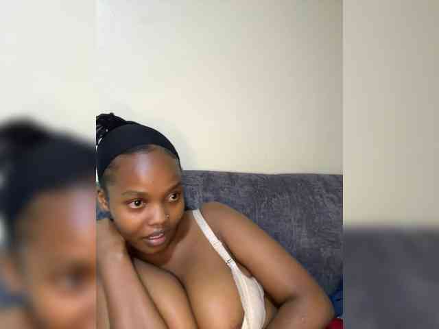Curvy-maxy9