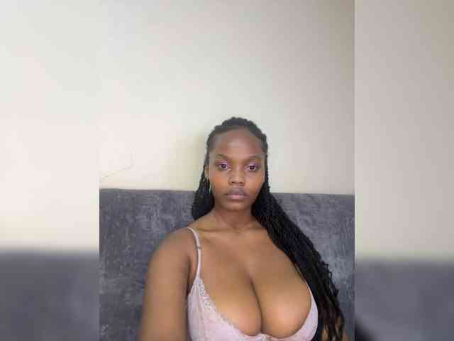 Modella: Busty-Princess1