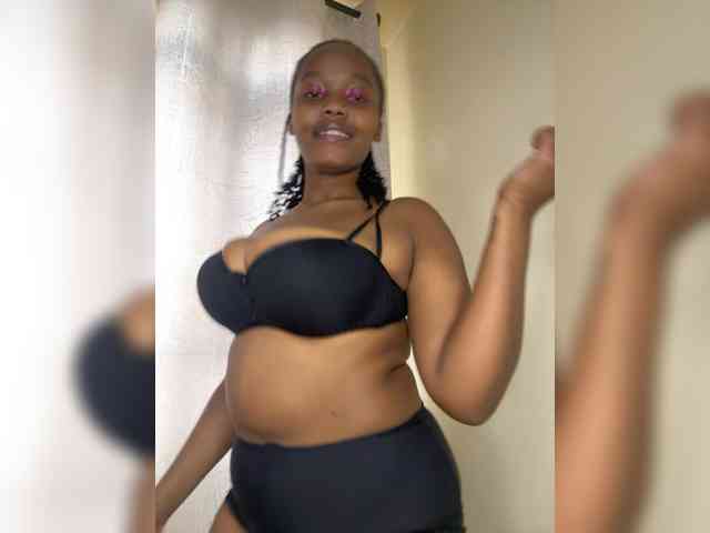Curvy-maxy9