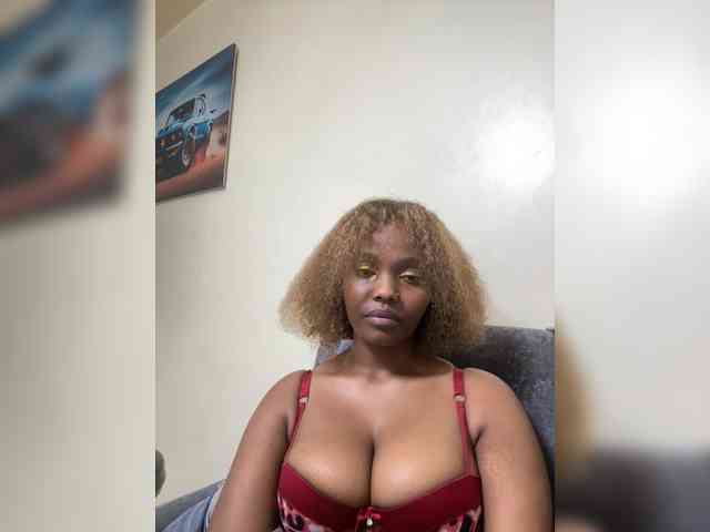 Curvy-maxy9