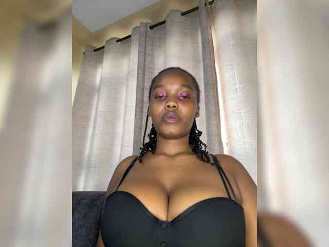 Modella: Busty-Princess1