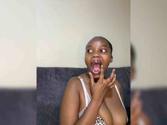 Modella: Busty-Princess1