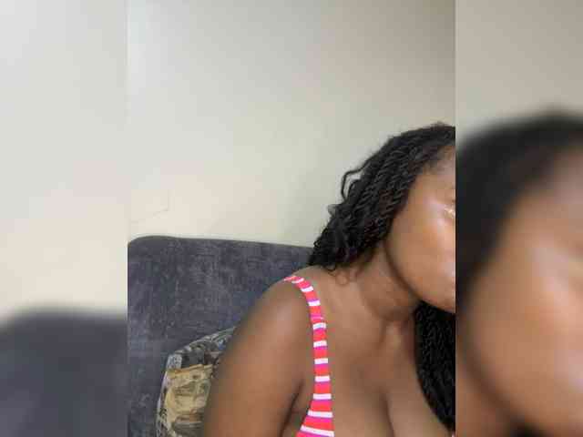 Busty-Princess1