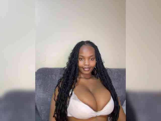 Modella: Busty-Princess1