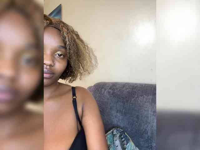 Busty-princess1