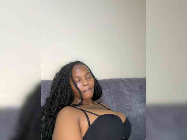 Curvy-maxy9