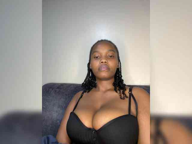 Curvy-maxy9