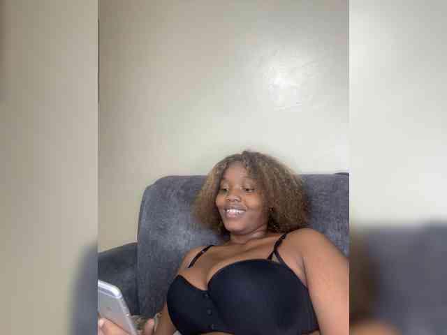 Modella: Busty-Princess1