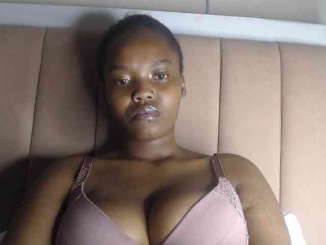 Busty-princess1