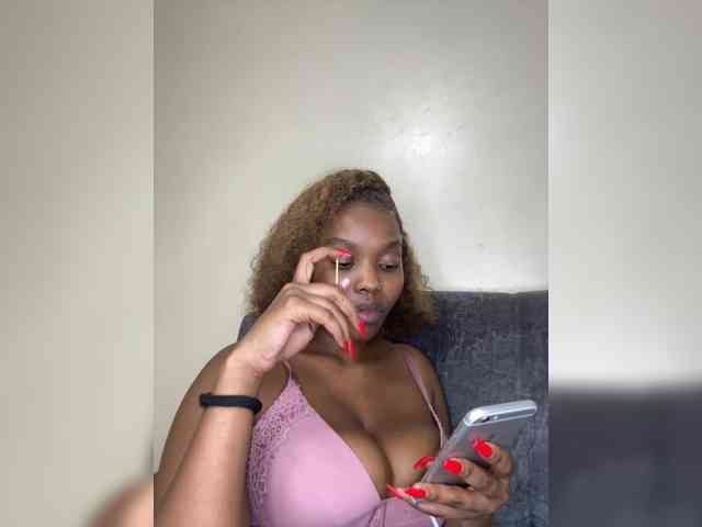 Busty-princess1