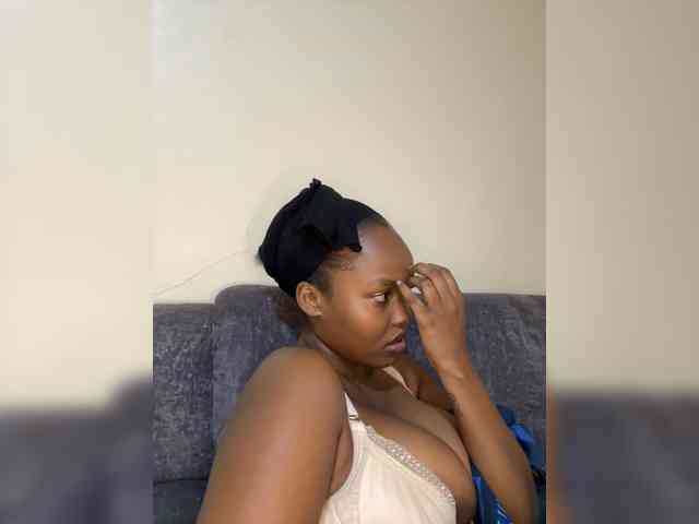 Curvy-maxy9