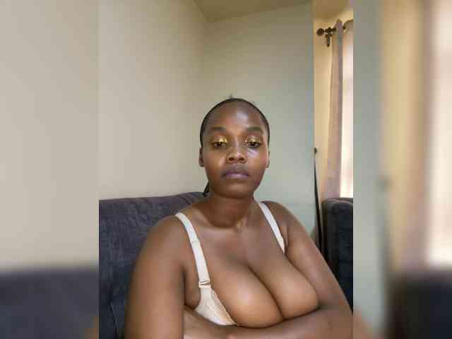 Busty-Princess1
