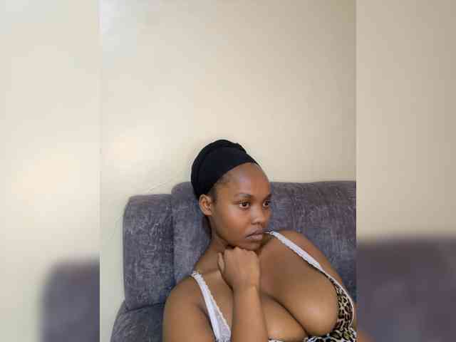 Modella: Busty-Princess1