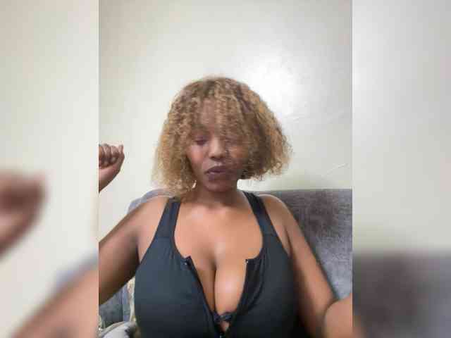Busty-Princess1 webcam