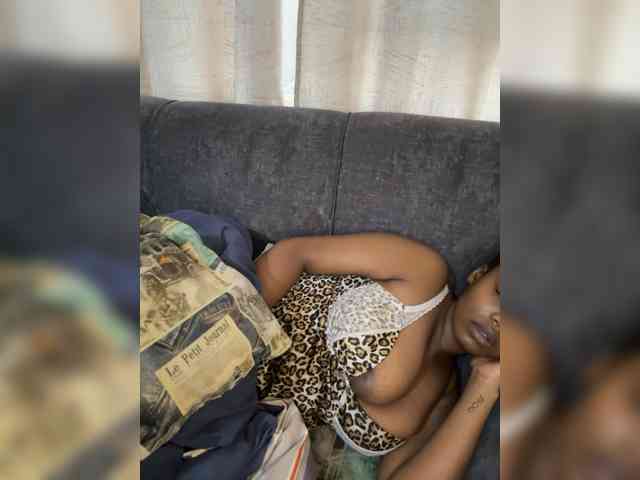 Busty-Princess1 webcam