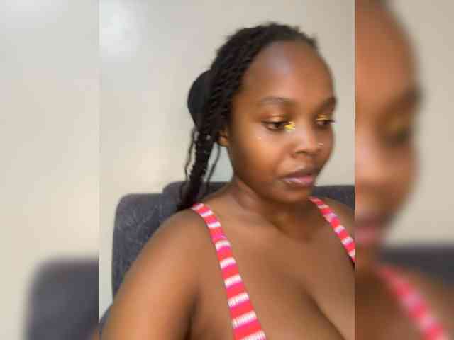 Model: Busty-Princess1