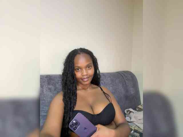 Curvy-maxy9