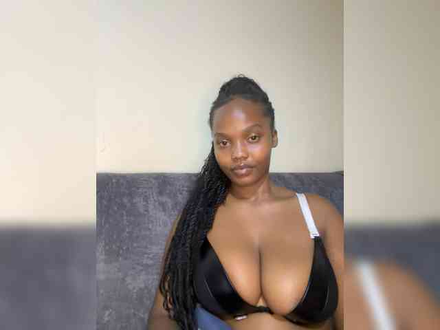 Modella: Busty-Princess1