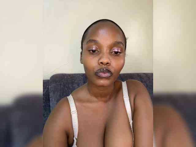 Busty-Princess1 webcam