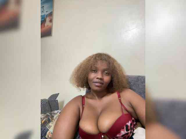 Modella: Busty-Princess1
