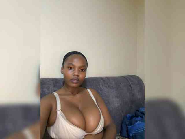 Busty-Princess1