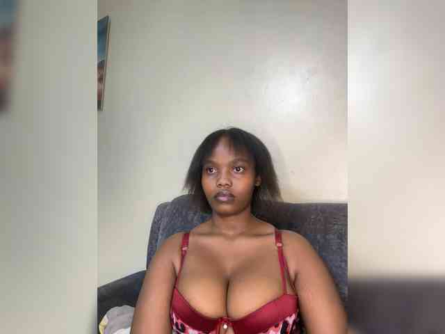 Modella: Busty-Princess1