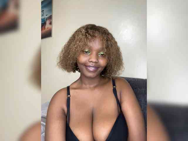 Busty-princess1