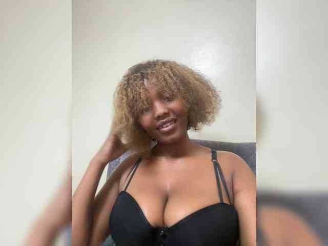 Busty-Princess1 webcam