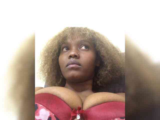 Busty-Princess1 webcam