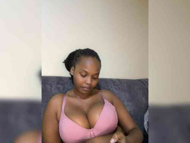 Curvy-maxy9