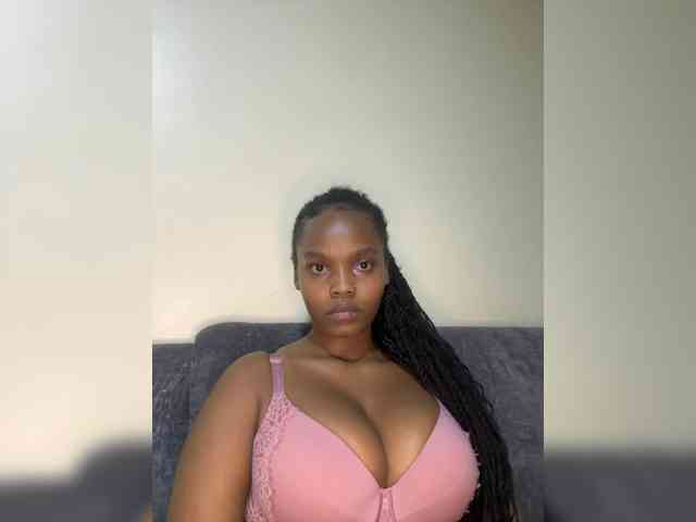 Modella: Busty-Princess1