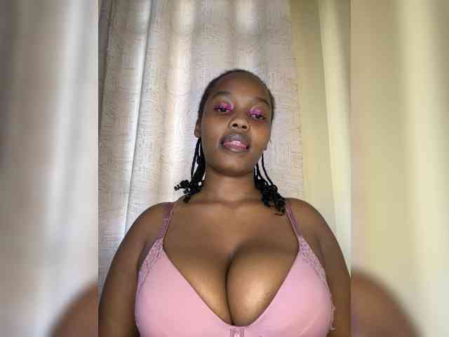 Modella: Busty-Princess1