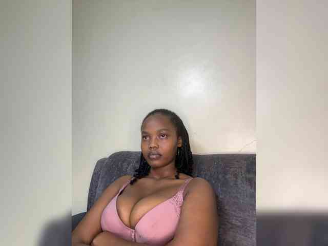 Modella: Busty-Princess1