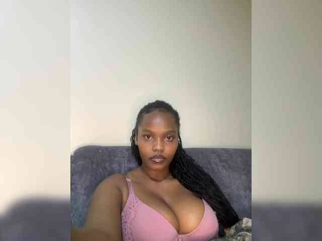 Modella: Busty-Princess1