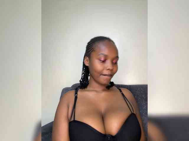 Curvy-maxy9
