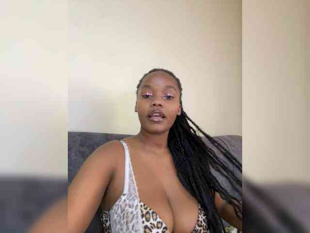 Curvy-maxy9