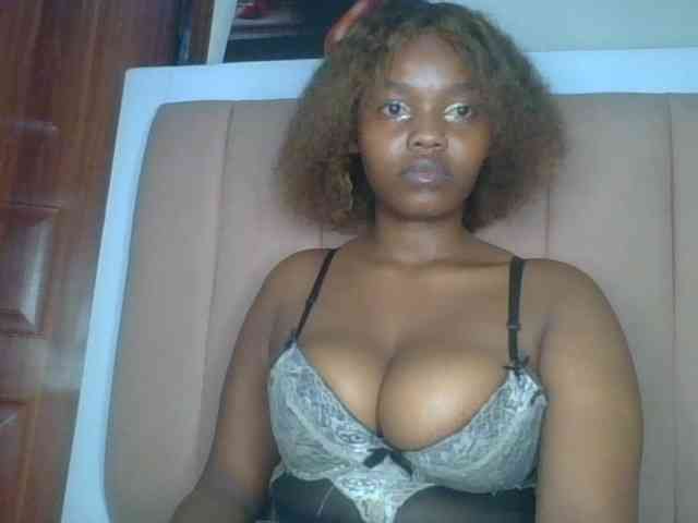 Busty-princess1