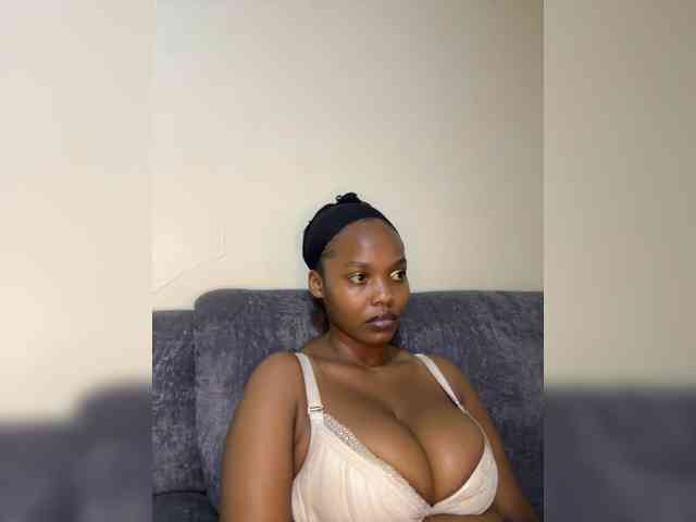 Curvy-maxy9