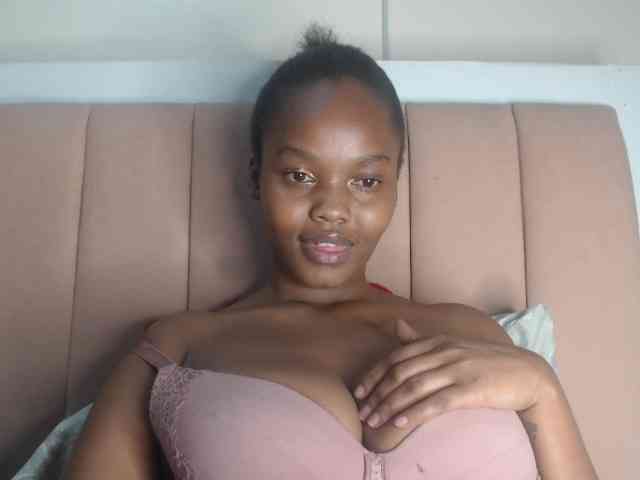 Busty-princess1