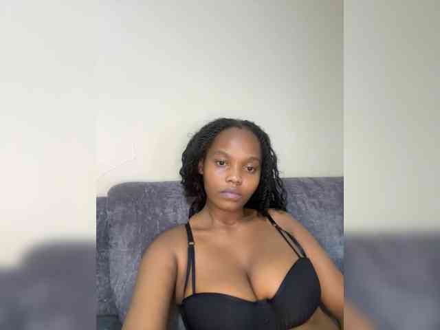 Modella: Busty-Princess1