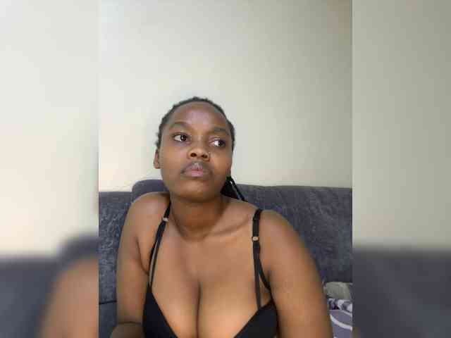 Curvy-maxy9