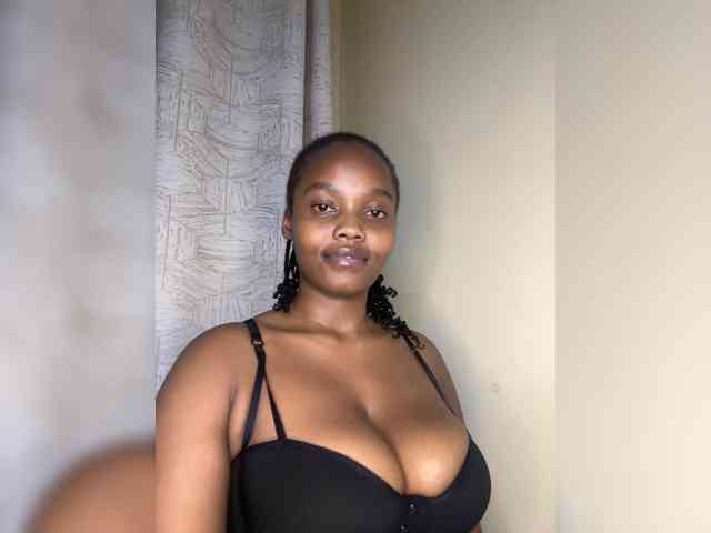 Modella: Busty-Princess1