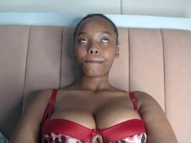 Curvy-maxy9
