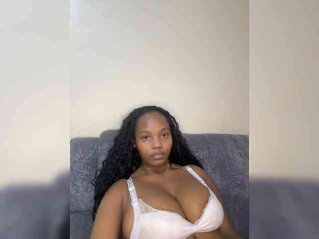 Modella: Busty-Princess1
