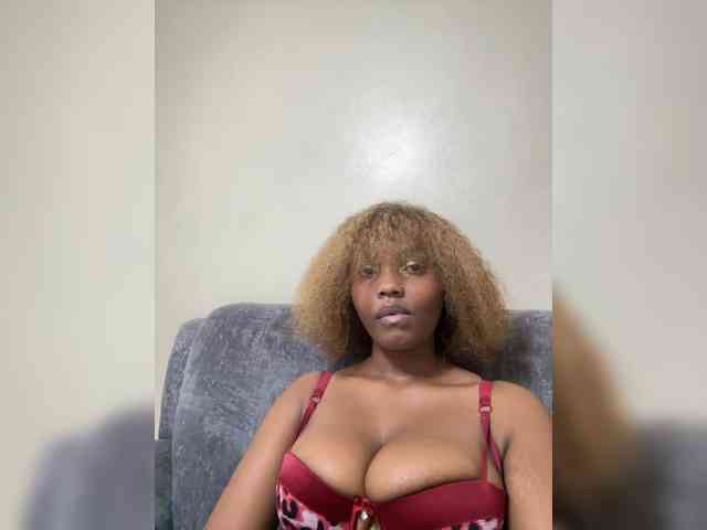 Modella: Busty-Princess1