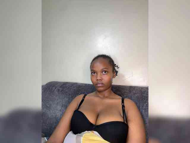 Busty-princess1
