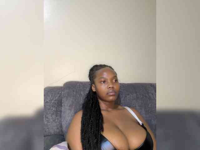 Modella: Busty-Princess1